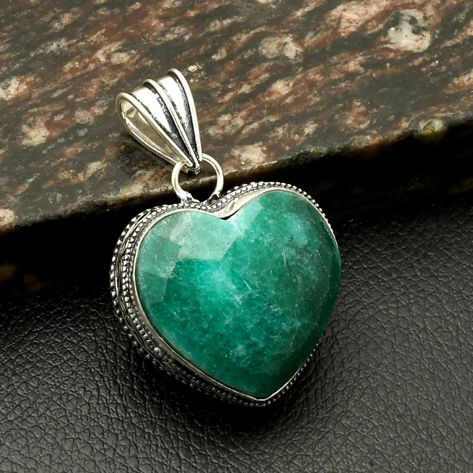 Ювелирные изделия кулон ручной работы с искусственным изумрудом 2 дюйма AP-45229 - Изображение 1 из 1