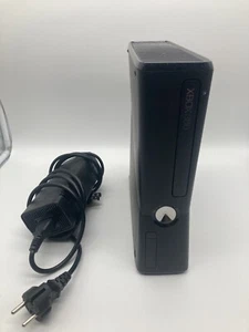 Microsoft Xbox 360 Konsole in Schwarz - DEFEKT - ROTE LEUCHTE mit Netzteil - Bild 1 von 5
