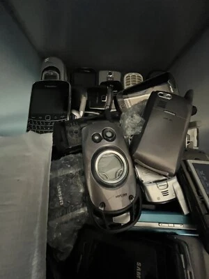 Mixed Cell Phone Lot Verizon Branded - Image 1 of 4