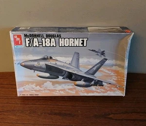 McDonnell Douglas F/A-18A Hornet AMT/ERTL - No. 8876 - 1:48 - Sealed Parts - Picture 1 of 6