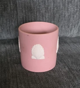 WEDGEWOOD JASPERWARE ~ PINK SHELL CUP ENGLAND - Picture 1 of 5