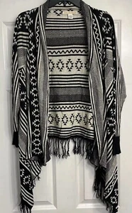 Love By Design Small Cardigan Aztec Southwest Shawl Black White - Picture 1 of 9