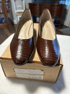 Hush Puppies Lizard Print Lo Heel Slip-on -9N- New - Picture 1 of 6