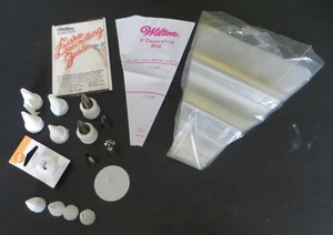 Wilton cake decorating kit bags pipers couplers directions metal & plastic - Picture 1 of 13