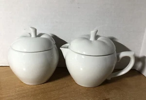 Crema con tapa blanca Avon Apple y azúcar con tapa vintage 3 1/2" - Imagen 1 de 9