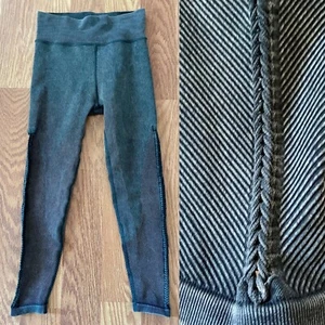 LEGGING OFFLINE de AERIE 7/8 de tiro alto con lados trenzados talla PEQUEÑA - Imagen 1 de 8