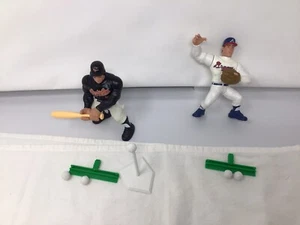 1999 MLBP MLBPA Ripken (Orioles) And Maddox (Braves) With Accessories. (D3) - Picture 1 of 5
