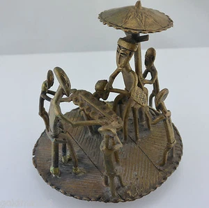 Afrikanische Kunst - Dekorative Bronzefigur / Handarbeit - Picture 1 of 1