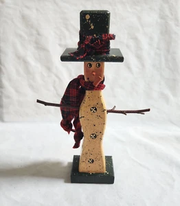 Estatuilla de muñeco de nieve de madera primitiva hecha a mano Cottagecore Country invierno rústico - Imagen 1 de 10
