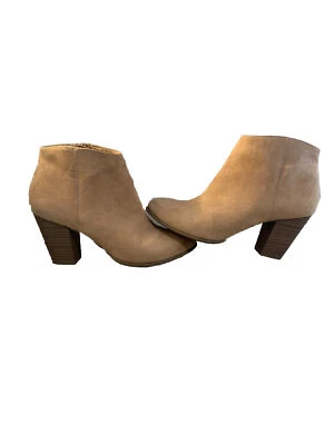 Old Navy Heeled Light Taupe Ankle Boots Womens Sz 9 Faux Suede Block Heel Bootie - Image 1 of 4