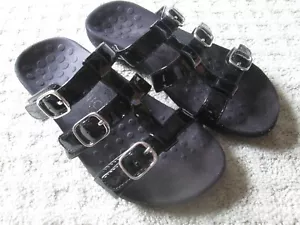 Vionic Misa Women's 6 Wide Slip on Sandals Shoes Patent Black Shiny Slides - Picture 1 of 6