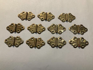 11 Vintage Salvaged Brass Finish "Butterfly Wing" Hinges Surface Mount Ribbed - Picture 1 of 11