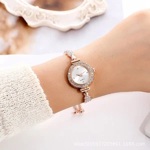 Schicke verstellbare Uhr mit Diamantintarsien für einen modischen Look - Picture 1 of 18