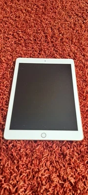 Apple iPad 6. Gen. 32GB, Wi-Fi - Rosegold - Bild 1 von 4