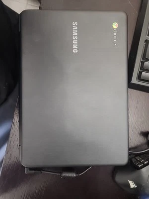 Samsung Chromebook 3 XE500C13 11.6 in. 2GB RAM 16GB SSD Intel Celeron N 2.48GHz - Image 1 of 3