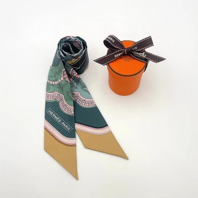 Auténtica bufanda de seda Hermes Twilly GRAND APPARAT verde x multicolor con caja BA110370 Foto 1 de 4