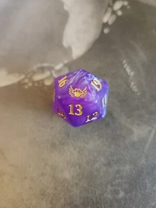 MTG d20 Oversized Spindown - Streets of New Capenna - Purple Pink / Gold Text - Picture 1 of 1