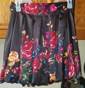 Twenty One, size small. Black, floral, flare, lined, silky feel polyester skirt - Picture 1 of 8