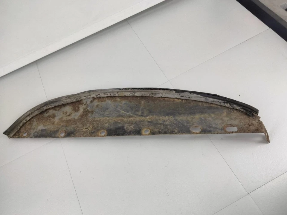 1965 a 1980 MG MGB guardabarros interior protector contra salpicaduras panel de guardabarros lateral del conductor OEM Foto 1 de 4
