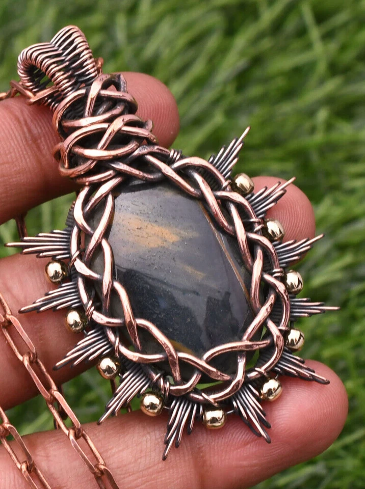 Colgante de hierro ojo de tigre piedras preciosas alambre de cobre envuelto hecho a mano joyería 1,93" Foto 1 de 4