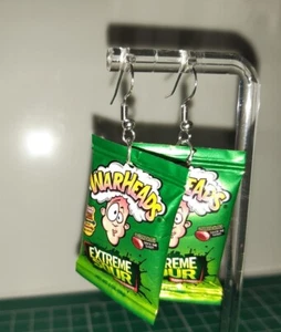 Coppia di orecchini a confezione dolce Warheads Extreme Sour fatti a mano 6 cm divertente luce per feste - Foto 1 di 2