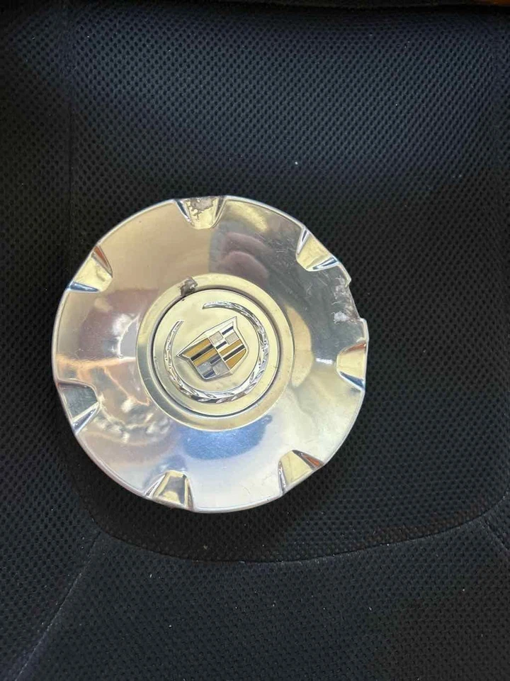 Fits 2007-2011 Cadillac STS, 17in Wheel Center Cap, OEM#:9596982 Foto 1 de 2