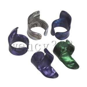 Selecciones de dedo índice multicolor de celuloide con palillos para el pulgar y funda de dedo de metal - Imagen 1 de 6