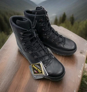 LOWA Black Leather GTX Goretex Mountain Boots Size UK 12½. New - Foto 1 di 6