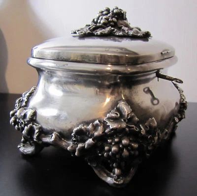 VENDA DE IMÓVEIS!!  LINDA CAIXA DECORATIVA OU JOIAS DE PRATA E OURO ~19c     - Imagem 1 de 4