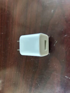 Genuine OEM Apple A1385 5W USB Travel Power Adapter Cube Charger iPhone iPad New - Picture 1 of 2