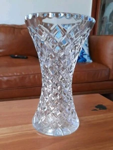 Vintage Crystal Waisted Diamond Cut Vase 20cm VGC - Picture 1 of 7