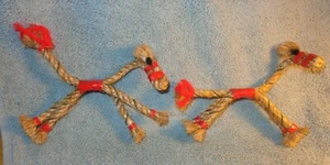 2 VINTAGE WESTERN WEIHNACHTSPFERDE ORNAMENTE ODER DEKORFIGUREN AUS SEIL - Bild 1 von 4