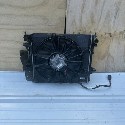 2010-2015 Jaguar XF Front Engine Motor Cooling Radiator Fan Assembly OEM - Image 1 of 4