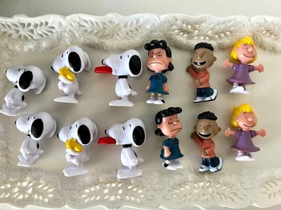 Lote de 12 mini estatuillas de cacahuetes marcadas CE, Snoopy, Lucy, Franklin Foto 1 de 4