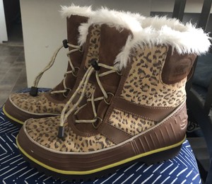 sorel leopard boots