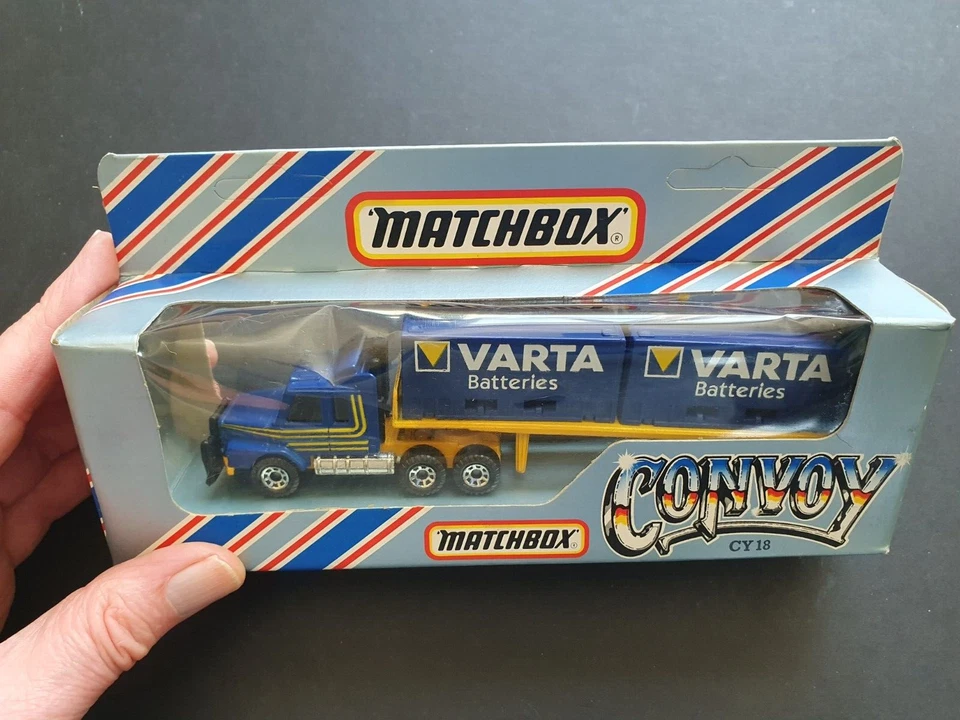 MATCHBOX CONVOY  CY-18  SCANIA DOUBLE CONTAINER TRUCK VARTA BATTERIES UNPUNCHED - Image 1 of 4