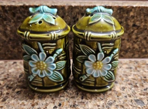Sale Pepe Shaker Bambù Fiore Giappone Ceramica Retrò~Verde Vintage MCM - Foto 1 di 8
