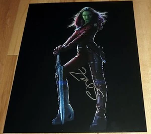 Zoe Saldana Firmado 11x14 Guardianes de la Galaxia Gamora Prueba Exacta - Imagen 1 de 2