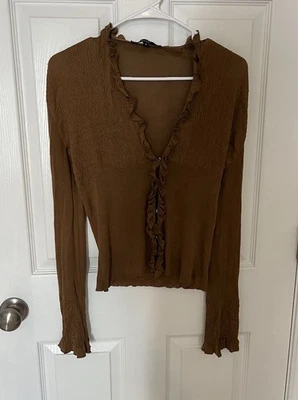 Cardigã suéter feminino Gucci com babado fecho frontal tamanho pequeno marrom elegante - Imagem 1 de 4