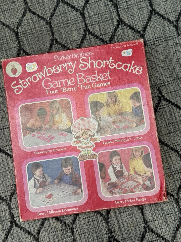 Cesta de juego Stawberry Shortcake 1981 vintage cuatro juegos divertidos “Berry” Parker Bros Foto 1 de 4