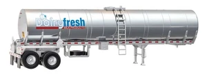 Walthers SceneMaster HO 12353 Dairy Fresh Milk Products Tank Trailer Truck - Picture 1 of 2