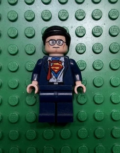 LEGO DC: Clark Kent / Superman (sh083 sh0083) Minifigure Batman DVD Excellent! - Picture 1 of 2