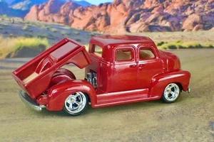 1947-1953 Chevrolet Cab Over Crew Cab V8 Pick-up w/Dump Bed Maßstab 1:64 Ltd Edt R - Bild 1 von 5
