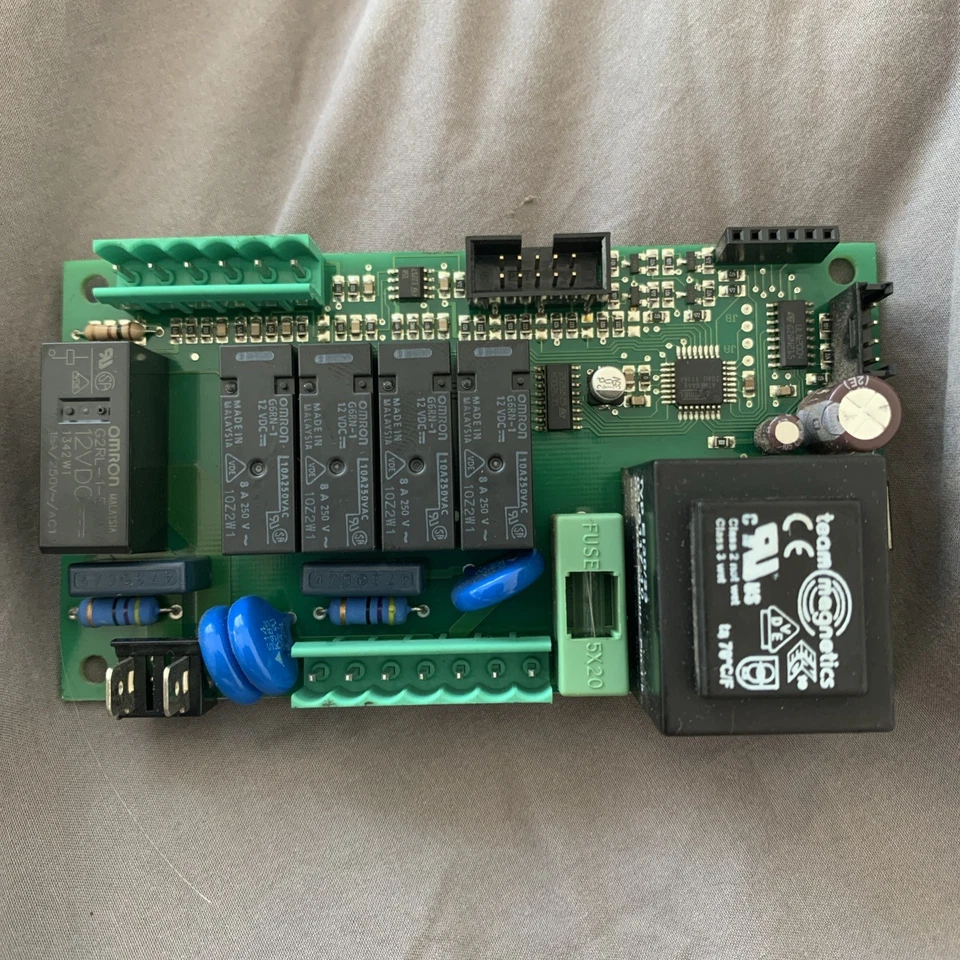 Máquina de café espresso CPU -Gicar 8.5.86.23/A -Nuova Simonelli 04900730-CR 04FM13 Foto 1 de 4