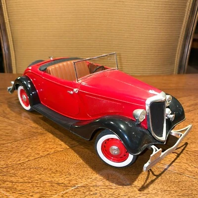 Solido Ford V8 1936 Drop-Top Red & Black Model Car 1/19 Scale - Image 1 of 4