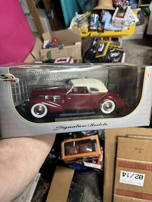 Signature Models 1937 Cord 812 Supercharged Red 1:32 Scale Diecast NIB - Image 1 of 4