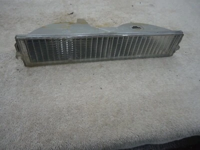 1981 - 1987 年 BUICK REGAL T 型大国家乘客方向灯 — 第 1/4 张图片