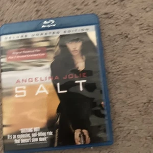 Salt (Blu-ray, 2010) Original Cut, Plus 2 Unrated Extended Cuts Blu-ray - Picture 1 of 3