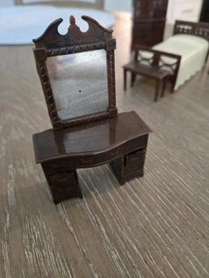 老式 Renwal 娃娃家具梳妆台 B-82 号长凳 L-75 号 — 第 1/4 张图片