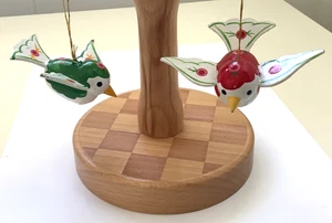 2 adornos colgantes vintage de madera roja verde para pájaros pintados a mano - Imagen 1 de 7